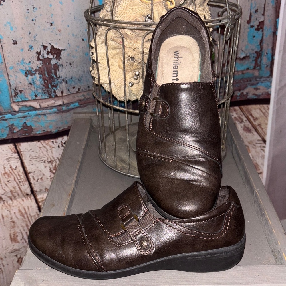 White Mt. “Goddess” women’s 6 1/2W brown leather loafers - memory foam - slip on